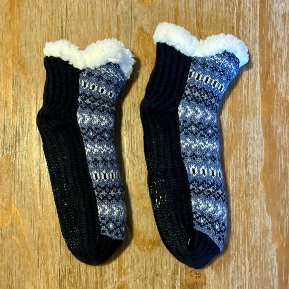 MUK LUKS Shea Butter Cabin Slipper Socks - Picture 2 of 5